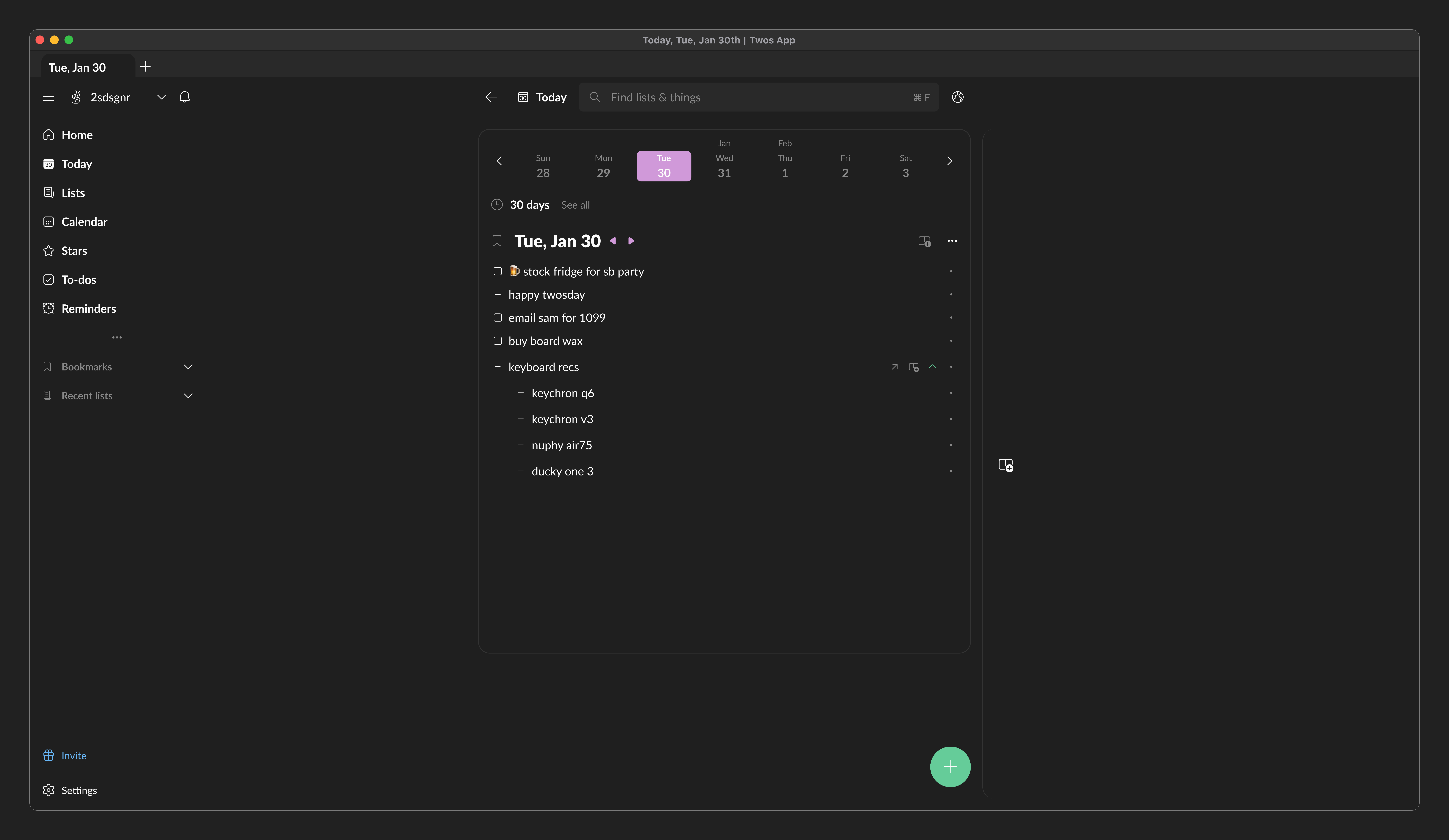 Hover to the right the central pane for FAB to open split view
